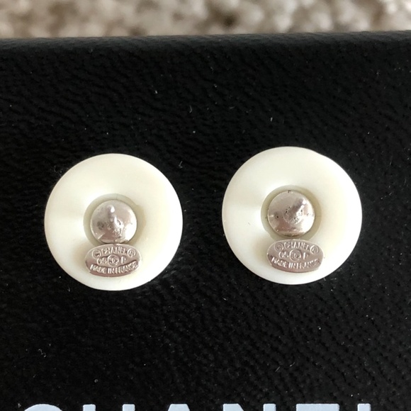 CHANEL Earrings - Picture 11 of 11